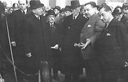 Karel Hrdlička (druhý zprava) při setkání s T.G. Masarykem