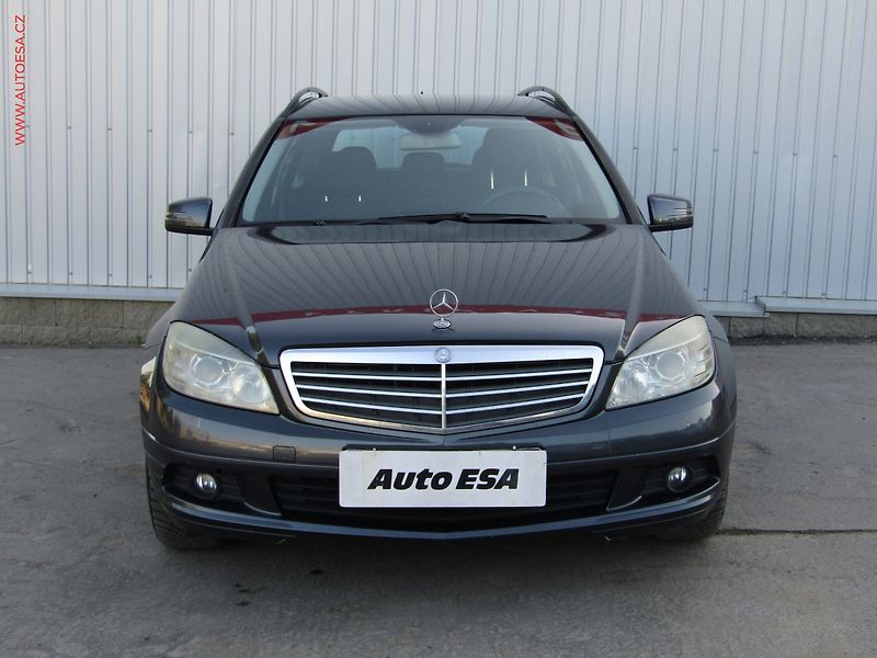 Mercedes-Benz Třídy C (2009) 2.2. CDi C 200 CDi, AC - fotka 2 z 17
