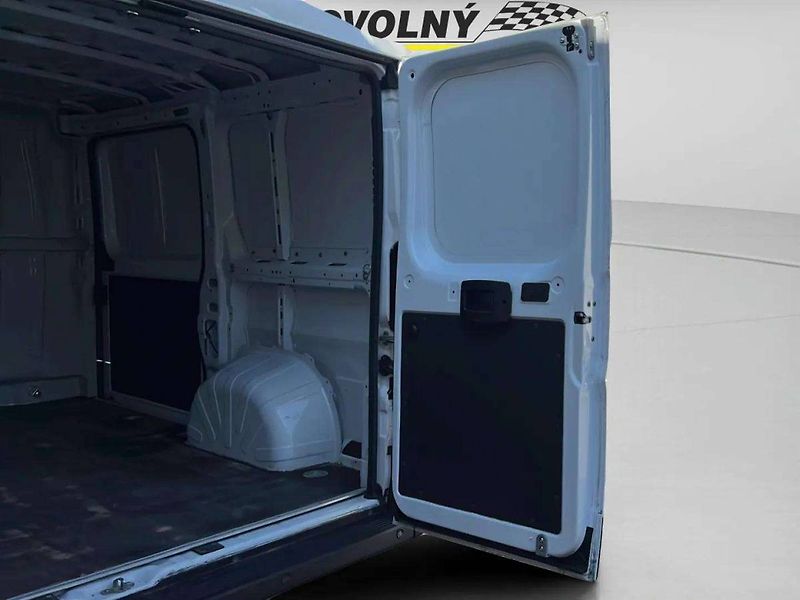 Opel Movano Van 2.2 CDTi 3300 L1H1 MT6 (88 - fotka 39 z 43