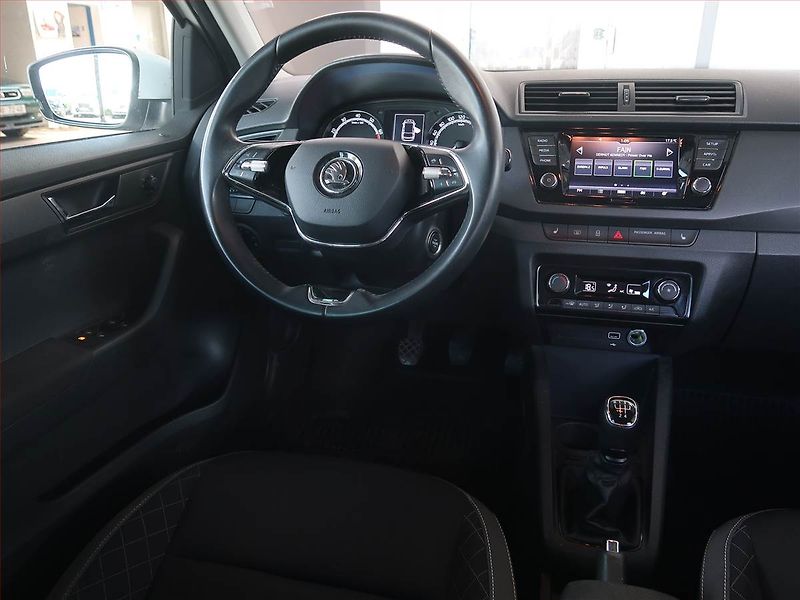 Škoda Fabia (2022) Ambition 1.0 TSI, ČR,1.maj - fotka 7 z 16