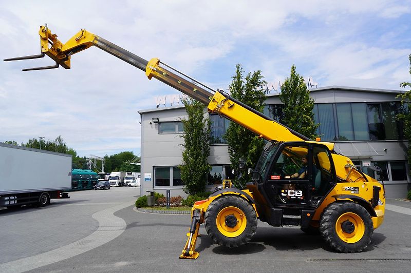 JCB (2019) 540-140 telescopic loader  - fotka 12 z 24