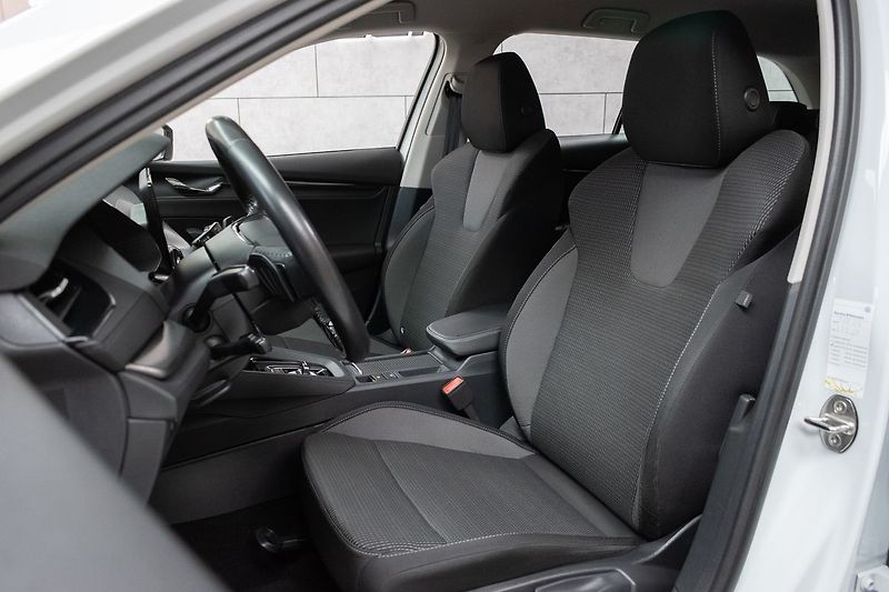 Škoda Octavia 2.0TDI DSG*ACC*MIRROR-LINK*DPH - fotka 10 z 35