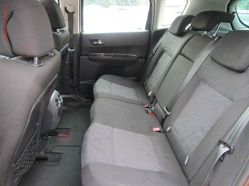 Peugeot 3008 (2010) 2.0HDi, Navi, výhřev sed. - fotka 9 z 14