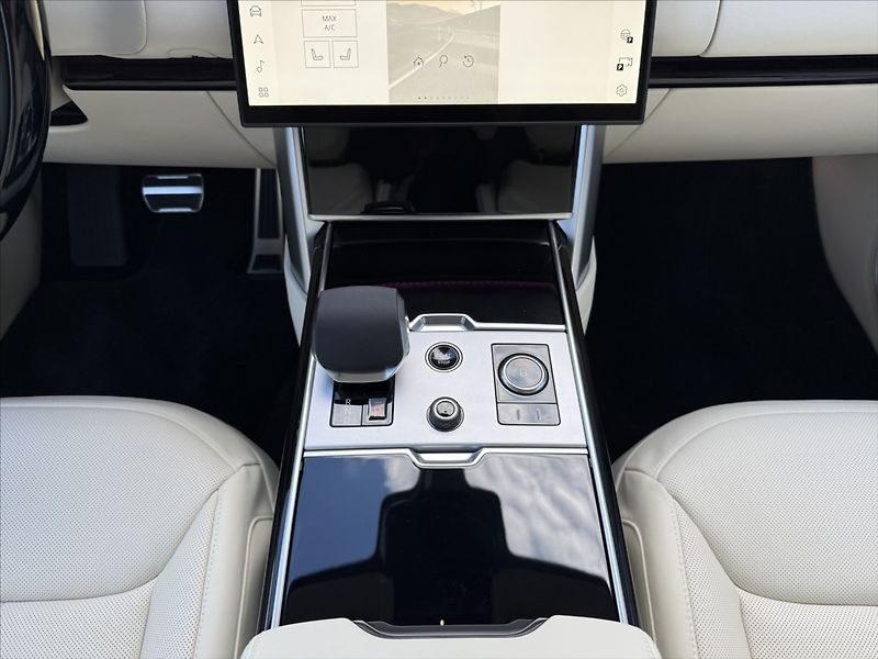 Land Rover Range Rover (2026) 3,0 AUTOBIOGRAPHY D350 - fotka 17 z 38