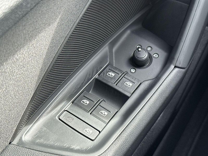 Audi A3 (2022) 1.0 TSI MHEV Basis - fotka 17 z 30