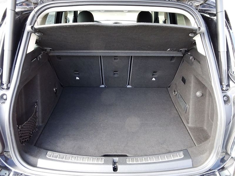 Mini Countryman Cooper 1.5 SE ALL4 A/T Hybrid - fotka 28 z 35