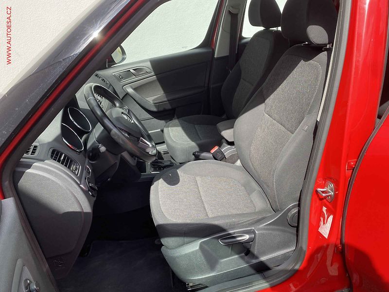 Škoda Yeti (2015) 1.2 TSi, Ambition, DSG, navi - fotka 9 z 17