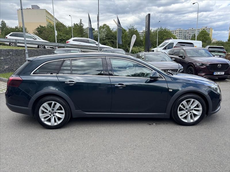 Opel Insignia 2,0 CDTi 125kW 4x4 NAVI KAMERA - fotka 6 z 44