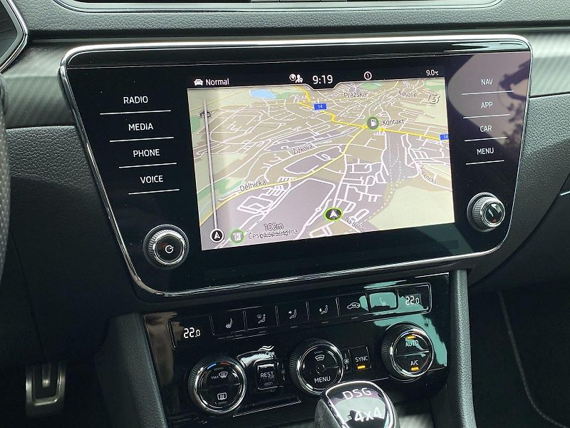 Škoda Superb (2021) Combi 2.0 TDI 4x4 DSG Sportlin - fotka 17 z 40
