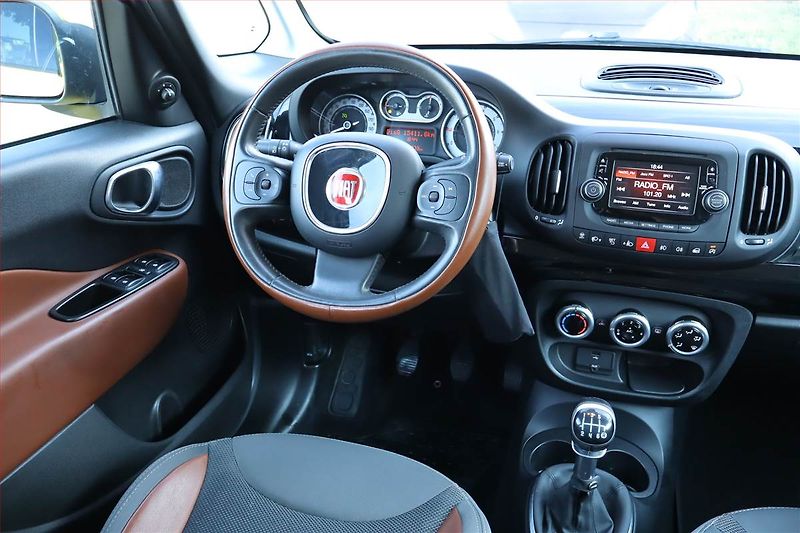 Fiat 500L (2013) 0.9 TwinAir, Serv.kniha - fotka 7 z 22