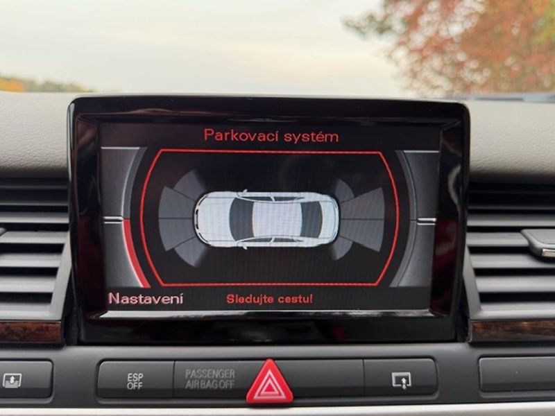 Audi A8 A8 L 4.2 FSI V8, quattro 257kW - fotka 39 z 47