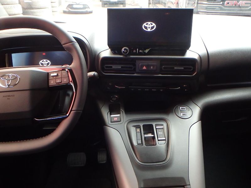 Toyota ProAce City Verso Family 1.5 d 130-Long,8aut. - fotka 19 z 23