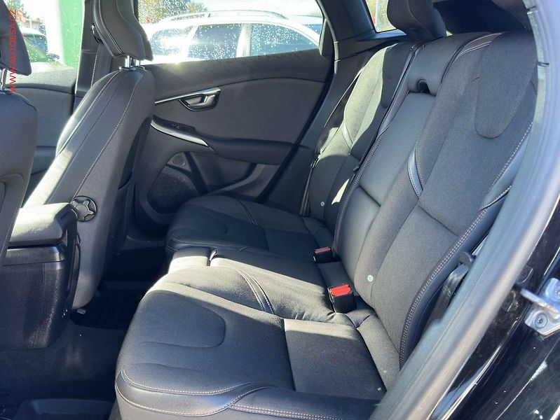 Volvo V40 (2016) 2.0 D3, 2.maj, AT, výhřev - fotka 10 z 21