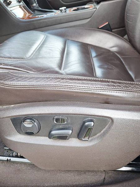 Volkswagen Touareg 3,0TDi 175kW TIPTRONIC 2.MAJ.! - fotka 20 z 21