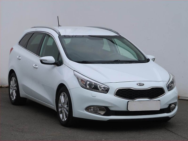 Kia Ceed (2014) 1.6 CRDi, Navi, Xenony - fotografie inzerátu