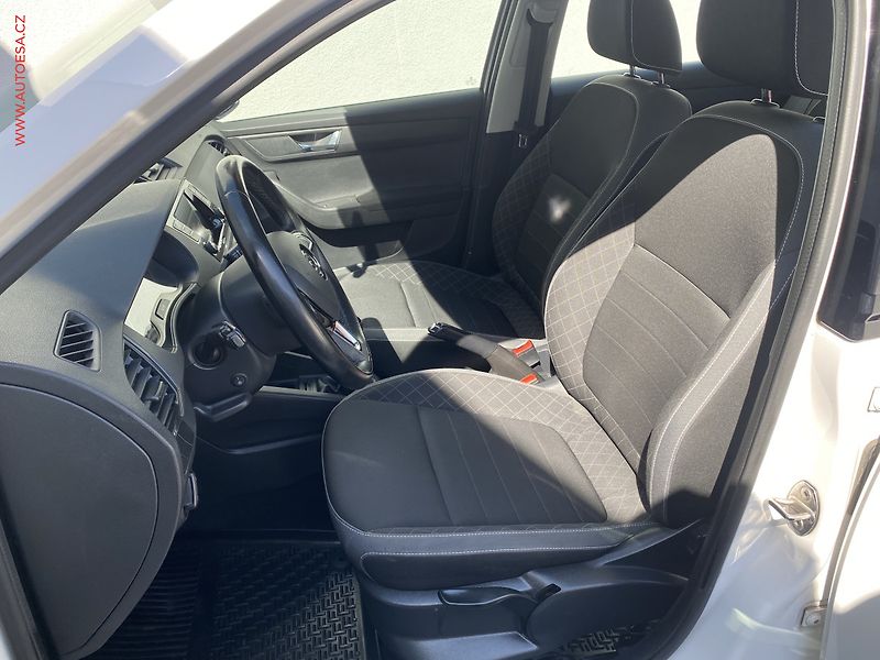 Škoda Fabia (2020) 1.0 TSi, ČR, Ambition, park - fotka 9 z 16