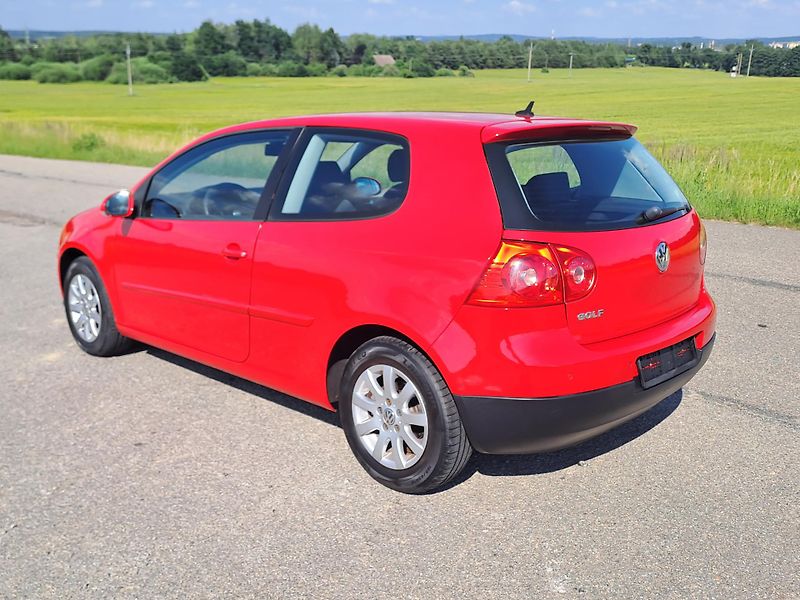 Volkswagen Golf 1.4 16V PĚKNÝ STAV - fotka 7 z 22