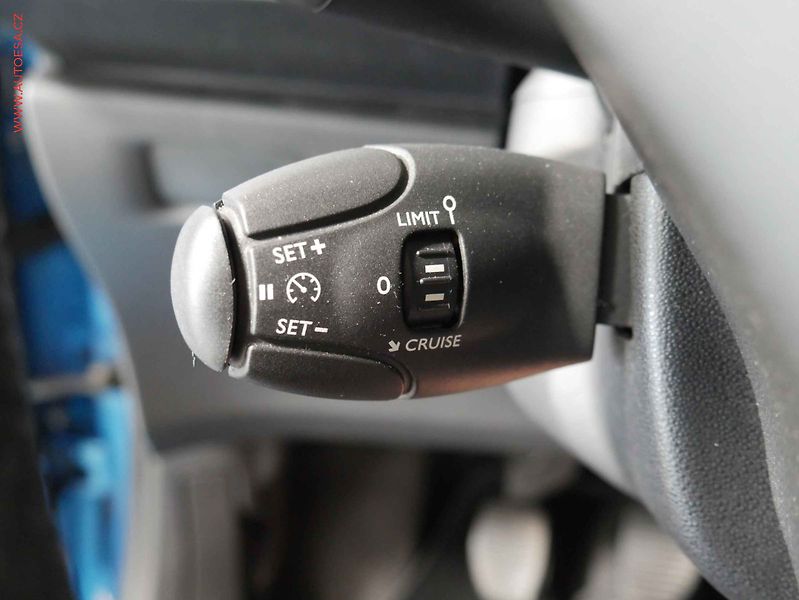 Citroën C3 (2011) 1.4i, ČR, AC - fotka 12 z 17