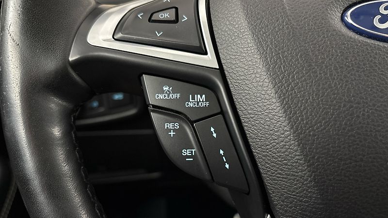 Ford S-MAX 2.5 Duratec Hybrid AUT Vignale - fotka 14 z 29