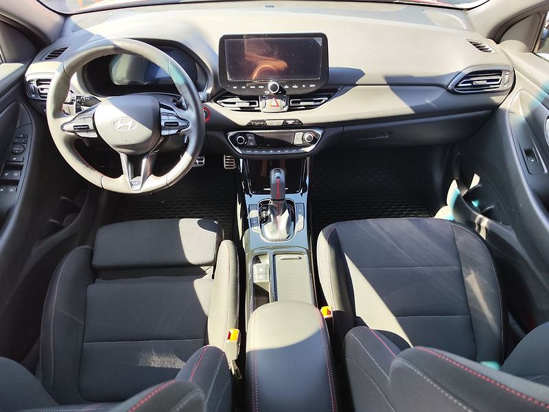 Hyundai i30 1.5 T-GDI/103kW N-Line DCT - fotka 12 z 35