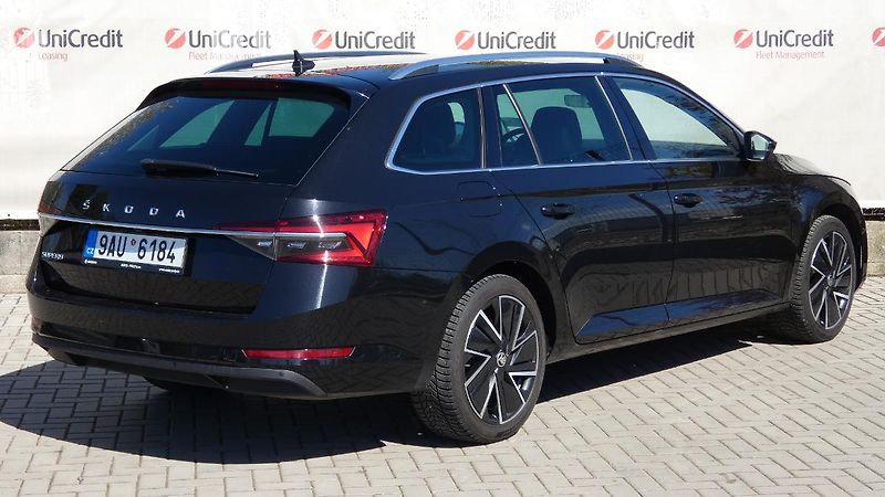 Škoda Superb Combi 1.5 TSI DSG Style - fotka 3 z 27