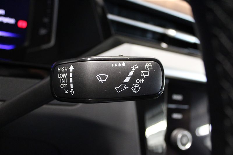 Volkswagen Arteon 2,0 TDI DSG ELEGANCE 1.MAJ. CZ - fotka 16 z 35