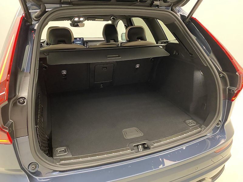Volvo XC60 (2026) B5 AWD AUT DARK PLUS  - fotka 5 z 67