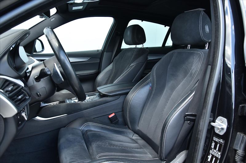 BMW X6 xDrive M50d 280kW SERVIS.KNIHA - fotka 10 z 28