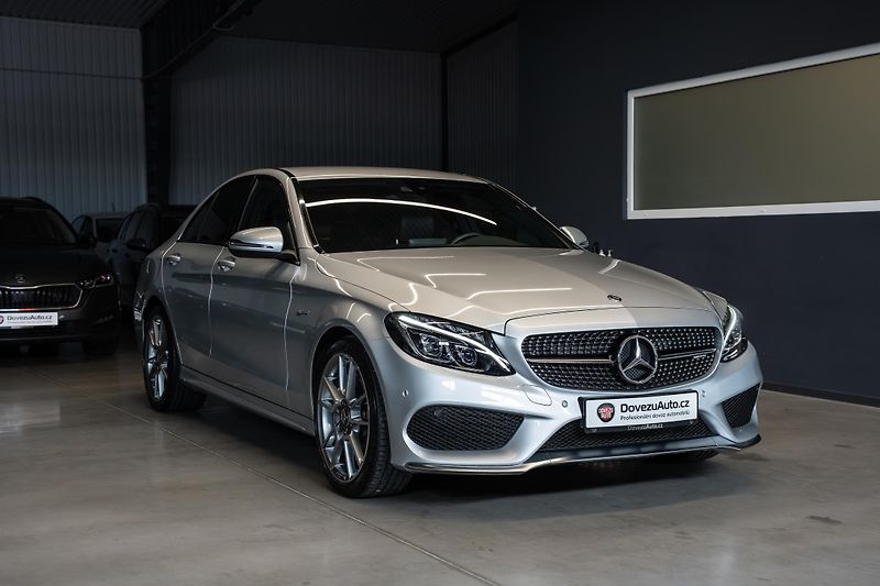 Mercedes-Benz Třídy C C43 AMG BITURBO 4MATIC 270 kW  - fotka 3 z 55