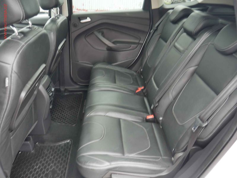 Ford Kuga (2014) 2.0TDCi 4x4, AT, xenon - fotka 10 z 15
