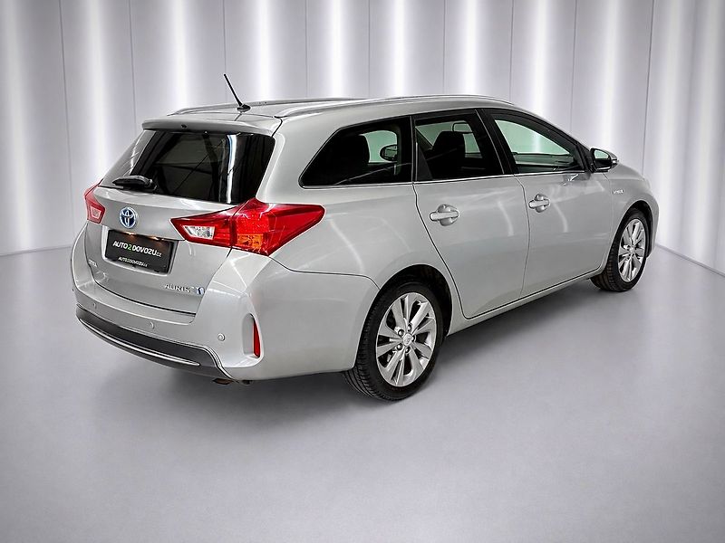 Toyota Auris 1.8 HYBRID e-CVT TS STYLE, KEY - fotka 6 z 18
