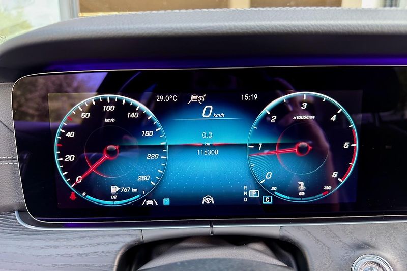 Mercedes-Benz Třídy E (2020) E 220d 4Matic AMG Line - fotka 54 z 112