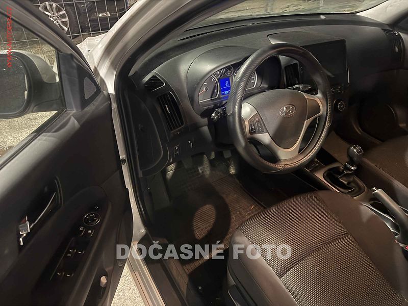 Hyundai i30 (2012) 1.4 i, ČR, servis.kniha - fotka 3 z 3