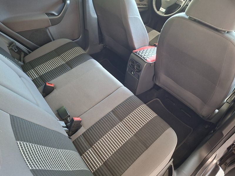 Volkswagen Golf Plus 1.4i 59kW UNITED - fotka 28 z 50