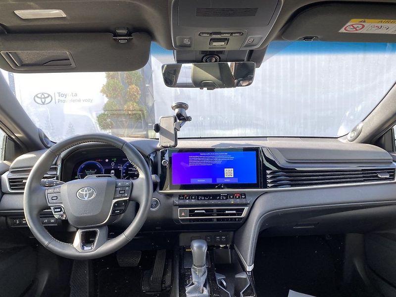 Toyota Camry 2.5HEV, ČR, Executive JBL - fotka 10 z 22