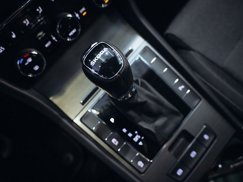 Škoda Superb 2.0 TDI 147kW Style DSG - fotka 12 z 24