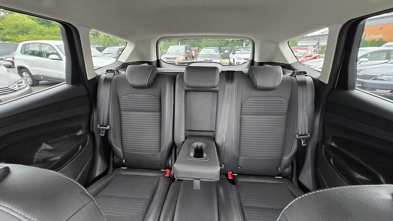 Ford Kuga 2.0TDCIi TITANIUM  110KW 1MAJ. - fotka 30 z 43