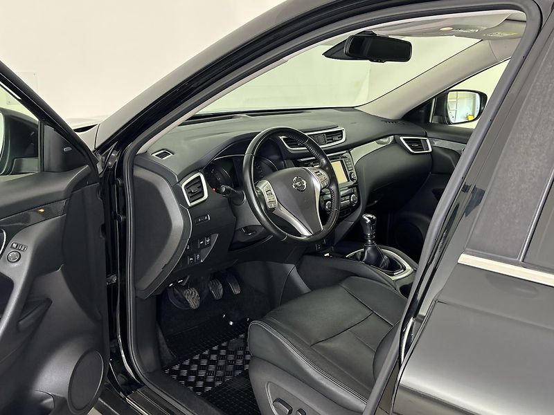 Nissan X-Trail Tekna - fotka 6 z 31