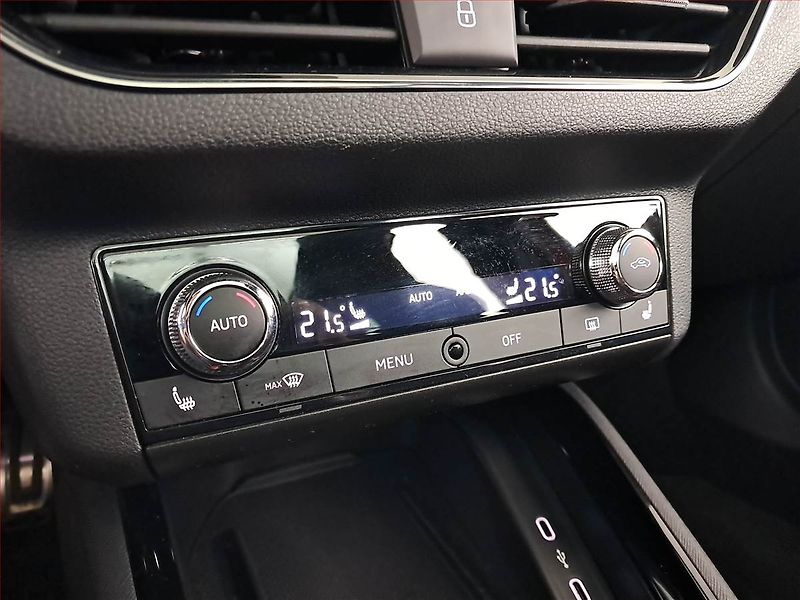 Škoda Kamiq (2023) Monte Carlo 1.5 TSI - fotka 16 z 21