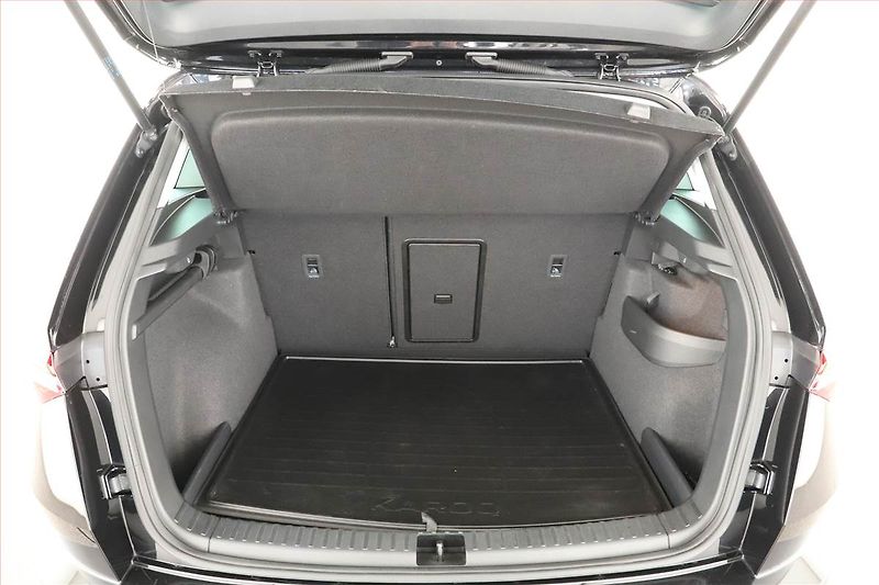 Škoda Karoq (2022) 1.5 TSI - fotka 15 z 16