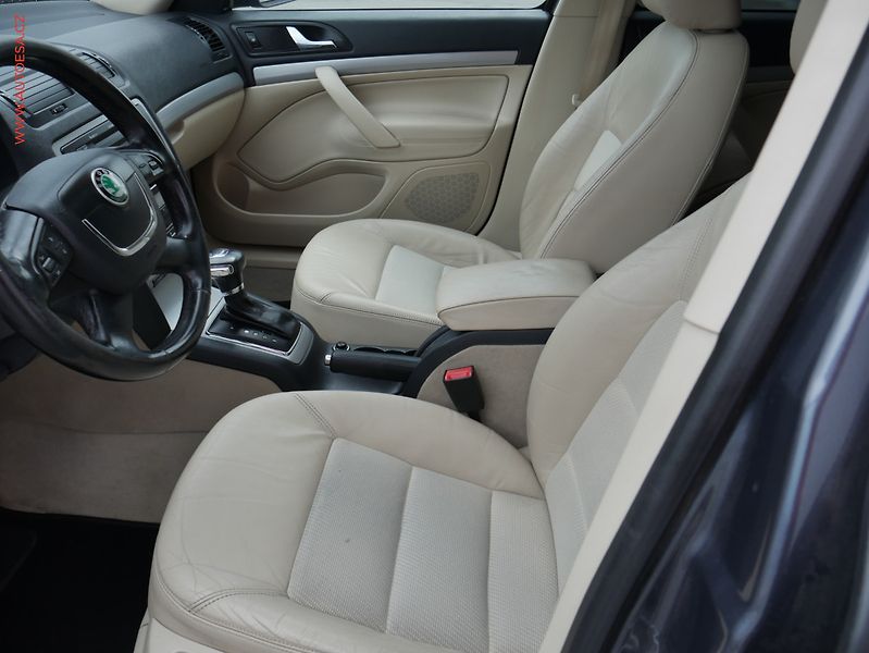 Škoda Octavia (2011) 1.6 TDi, Elegance, DSG - fotka 9 z 20