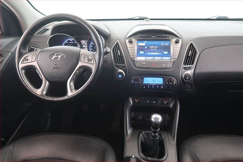 Hyundai ix35 (2015) 2.0 CRDi, 4X4, Navi, Tempomat - fotka 7 z 17