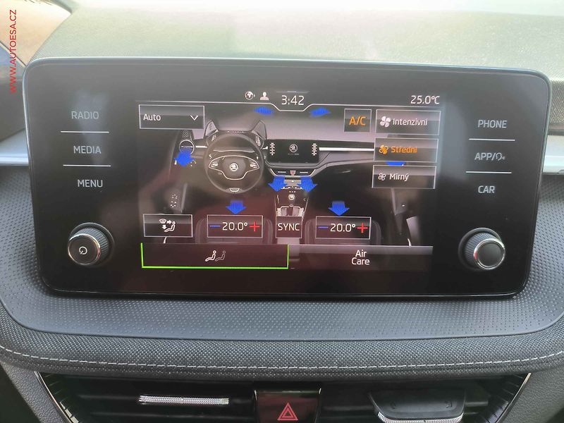 Škoda Fabia (2023) 1.0 TSi, 1.maj,ČR, Style - fotka 15 z 24