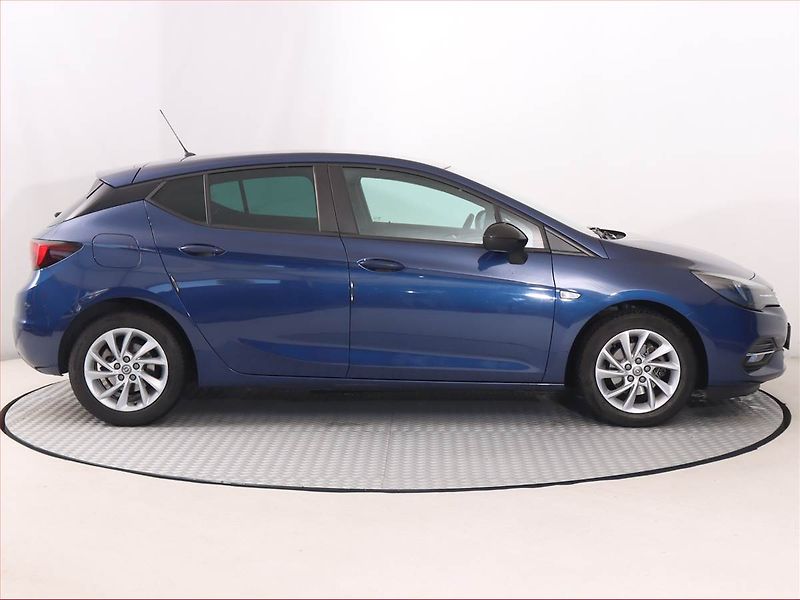 Opel Astra (2021) 1.2 Turbo, Serv.kniha - fotka 6 z 17