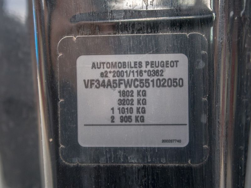 Peugeot 308 (2008) 1.6i 88KW 3DV – 2x KOLA - fotka 34 z 36