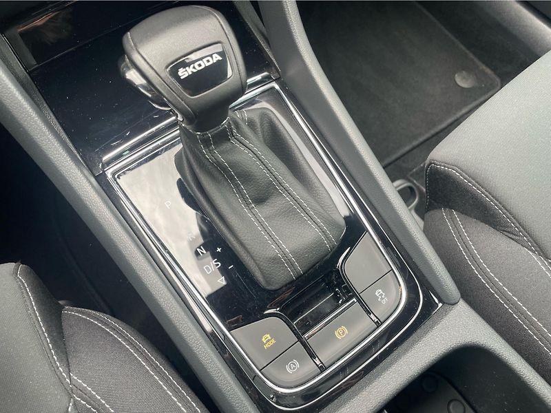 Škoda Karoq 1.5 TSi DSG 7st. SPORTLINE - fotka 25 z 29