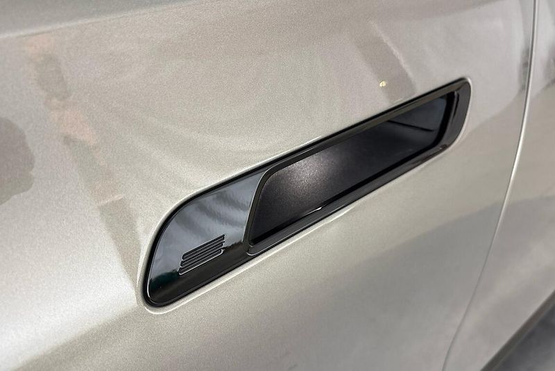 BMW Řada 7 řady 7 | M760e xDrive - fotka 26 z 27