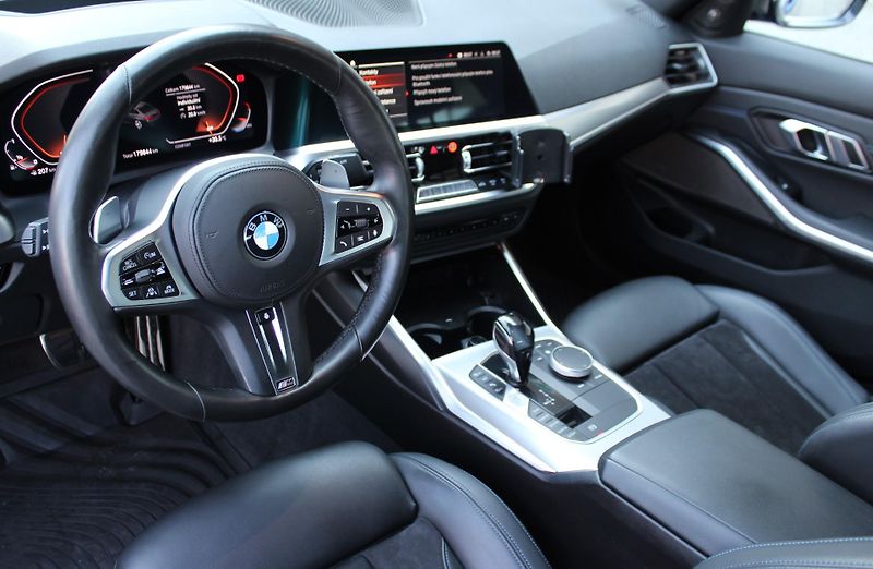 BMW Řada 3 M340i xDrive Sedan - fotka 4 z 23