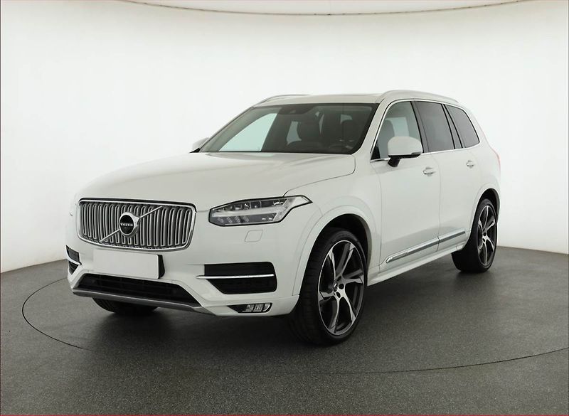 Volvo XC90 (2019) T6 AWD - fotka 2 z 21