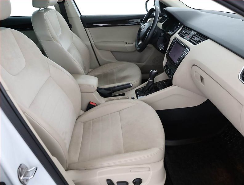 Škoda Octavia (2015) Style 2.0 TDI, 4X4, Automat - fotka 7 z 16